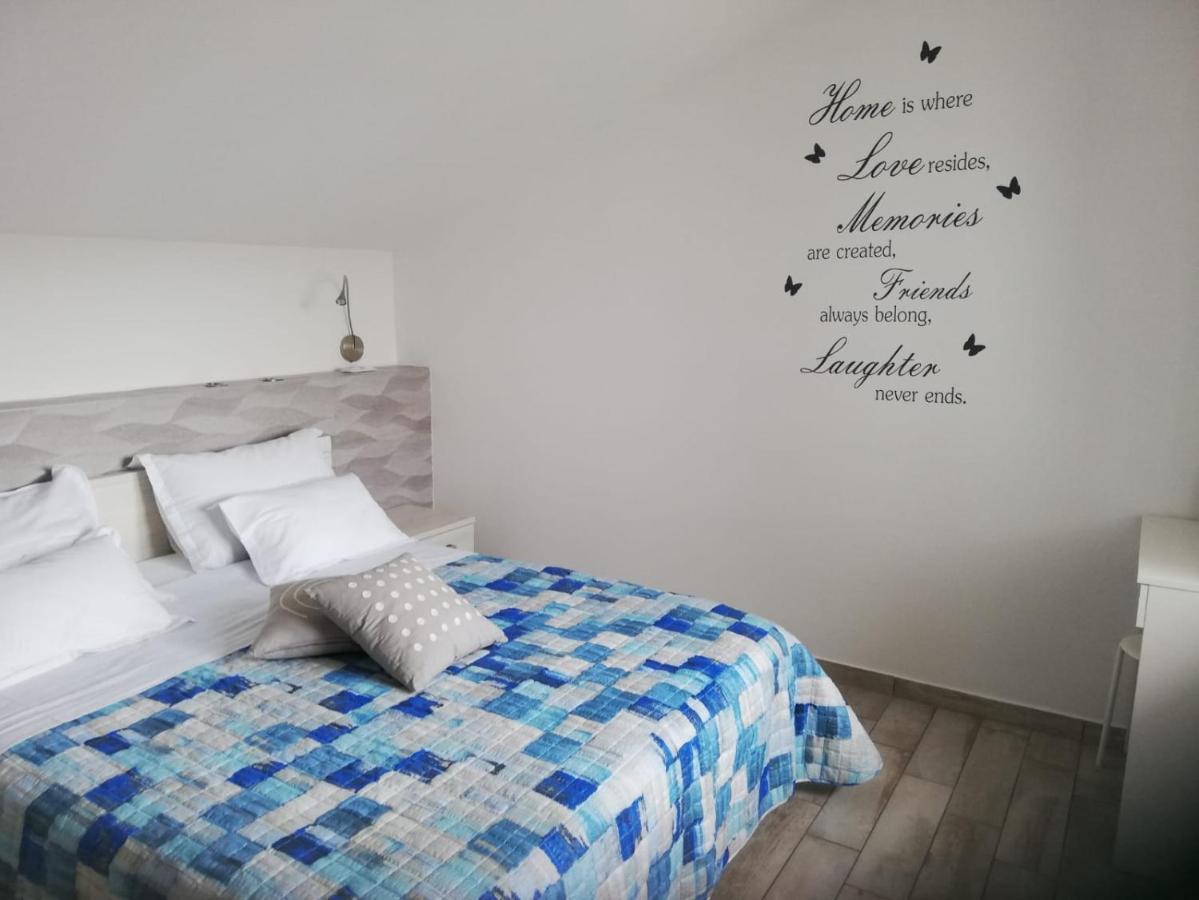 Apartment Villa Franci Pag Town Exterior photo
