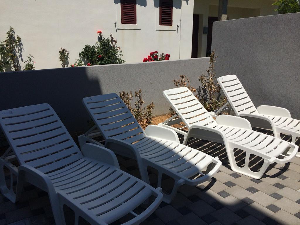 Apartment Villa Franci Pag Town Exterior photo