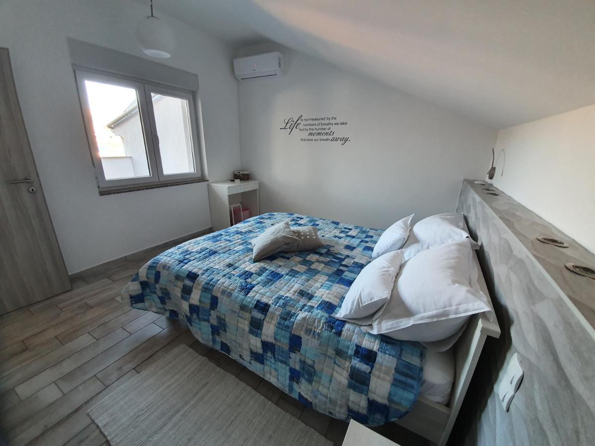 Apartment Villa Franci Pag Town Exterior photo
