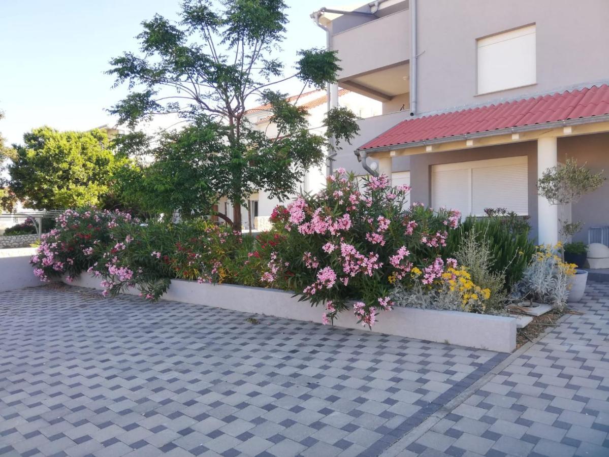 Apartment Villa Franci Pag Town Exterior photo