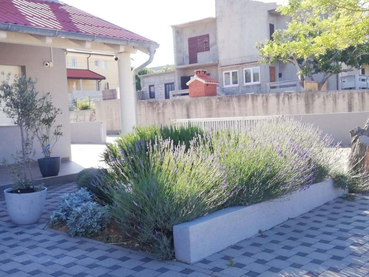 Apartment Villa Franci Pag Town Exterior photo